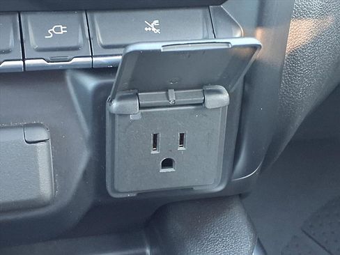 Used 2021 Chevrolet Silverado 1500 High Country w/ Technology Package image 24