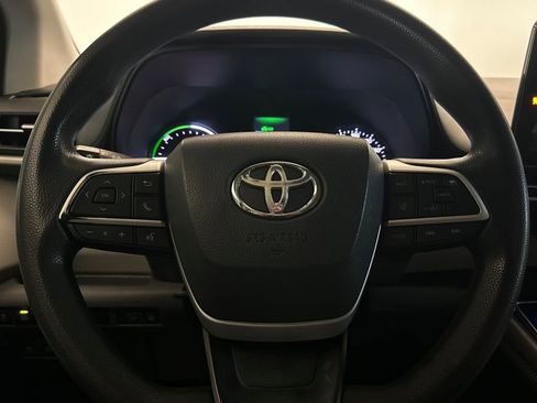 Used 2021 Toyota Sienna LE FWD image 24