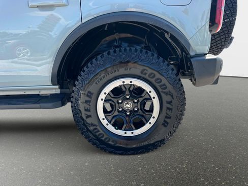 Used 2023 Ford Bronco Outer Banks w/ Sasquatch Package image 12