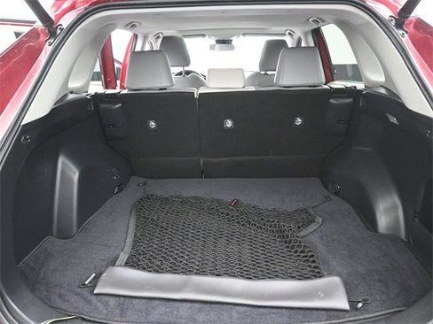 Used 2021 Toyota RAV4 XLE Premium image 23