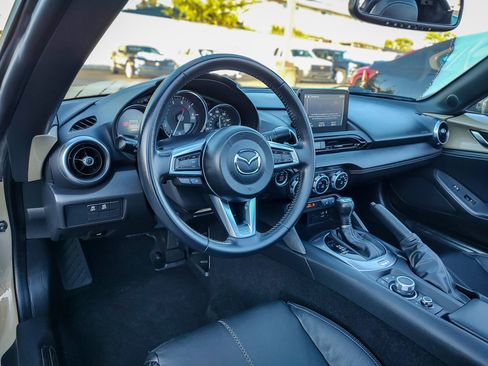 Used 2023 MAZDA MX-5 Miata Grand Touring w/ Weather Package image 31