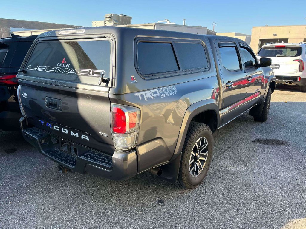 Used 2021 Toyota Tacoma TRD Sport w/ Technology Package AWD/4WD image 2