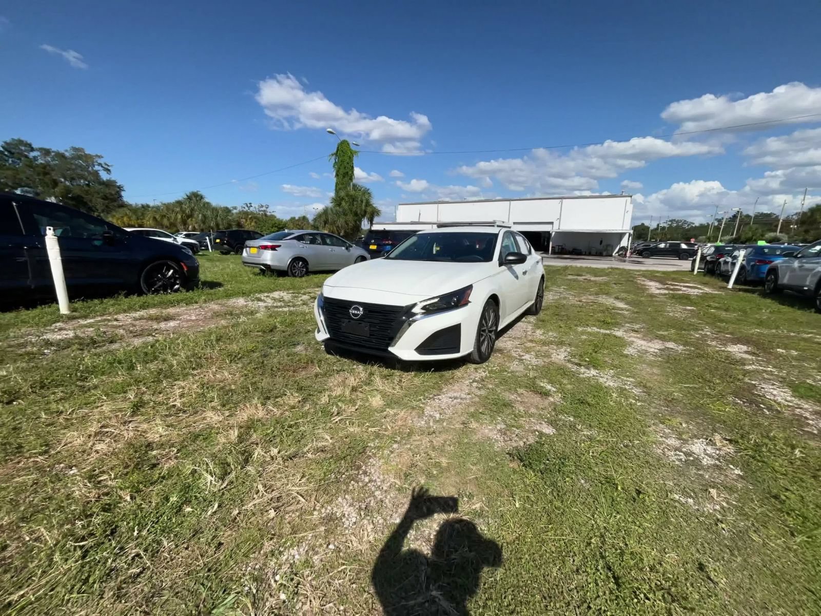Used 2025 Nissan Altima 2.5 SV FWD image 7
