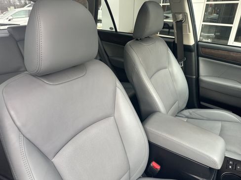 Used 2018 Subaru Outback 2.5i Limited image 35