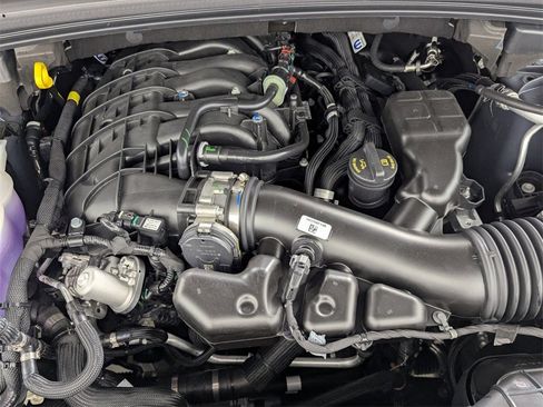 New 2025 Jeep Grand Cherokee Altitude image 10