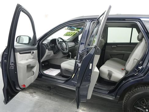 Used 2009 Hyundai Santa Fe GLS w/ Premium Pkg 3 FWD image 18