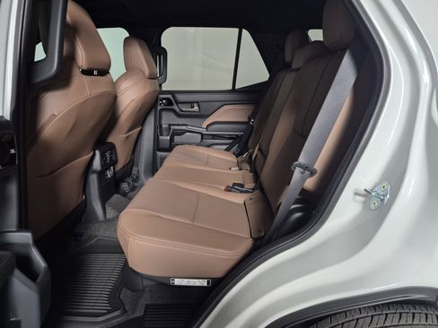 New 2026 Toyota 4Runner 4WD image 31