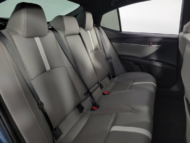 Used 2025 Toyota Camry SE FWD image 16