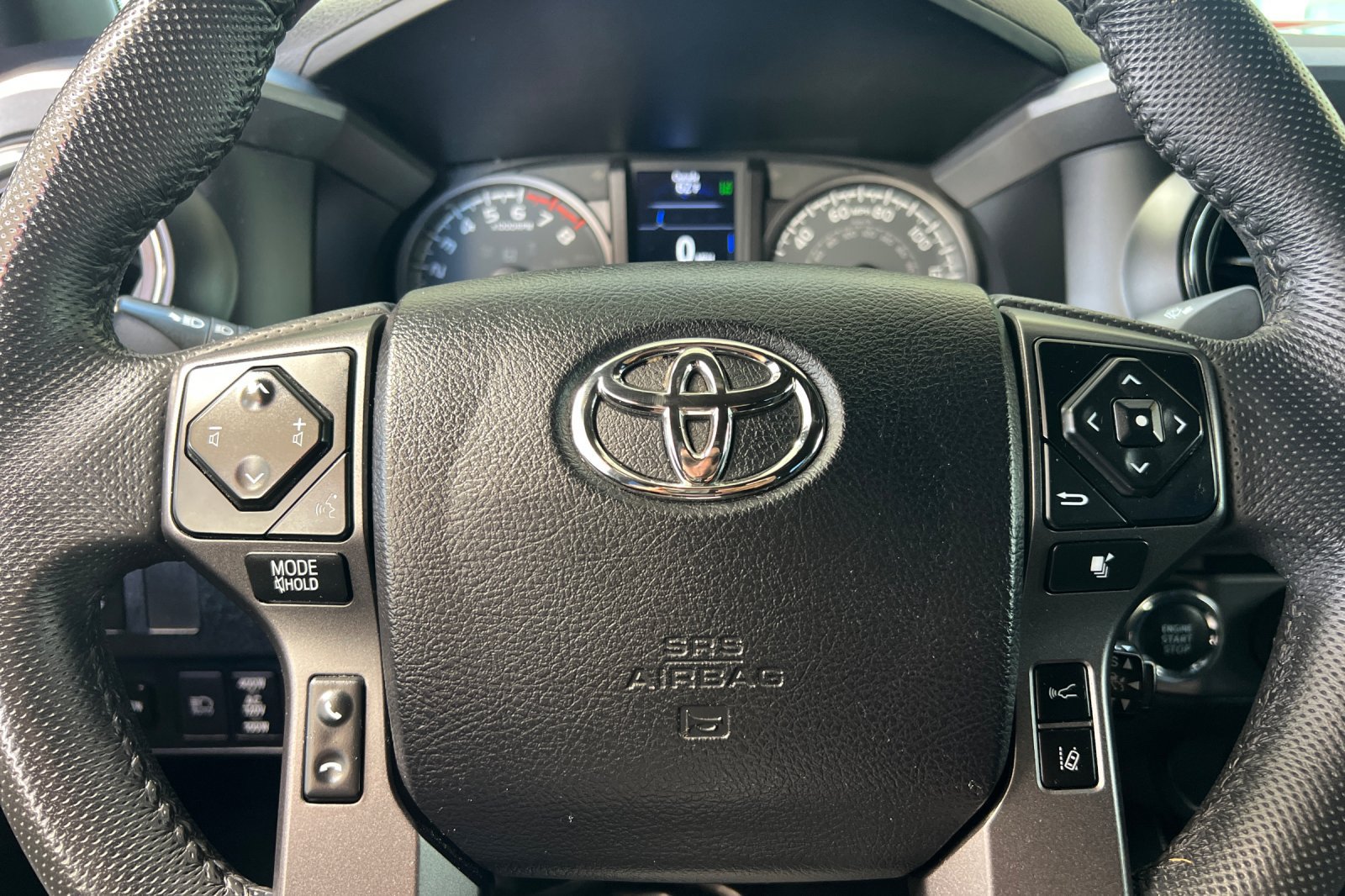 Certified 2022 Toyota Tacoma TRD Off-Road w/ Technology Package AWD/4WD image 22