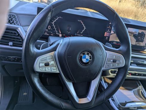 Used 2023 BMW X7 xDrive40i image 17