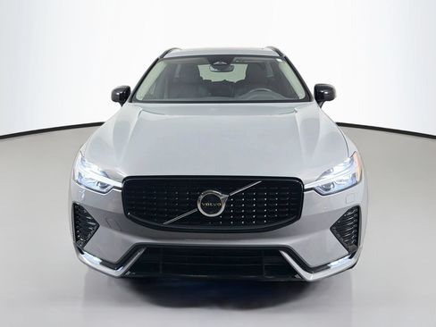 Used 2024 Volvo XC60 B5 Plus AWD/4WD image 2