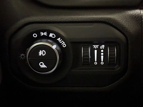 Used 2021 Jeep Gladiator Sport image 31