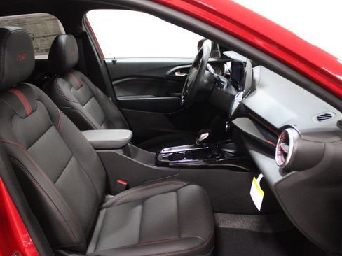 New 2026 Chevrolet Trax RS w/ Sunroof Package FWD image 25