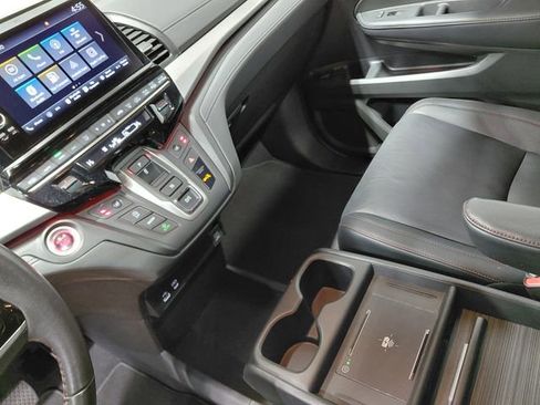 Used 2025 Honda Odyssey Sport-L image 30