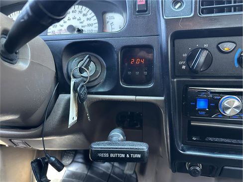 Used 2003 Toyota Tacoma 4x4 Xtracab V6 image 25