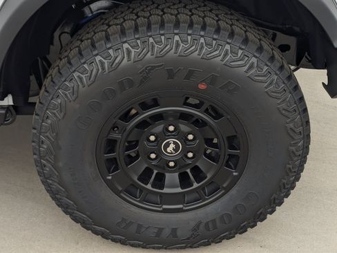 New 2026 Ford Bronco Badlands w/ Sasquatch Package AWD/4WD image 7
