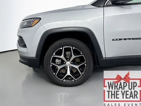 Used 2024 Jeep Compass Limited image 29