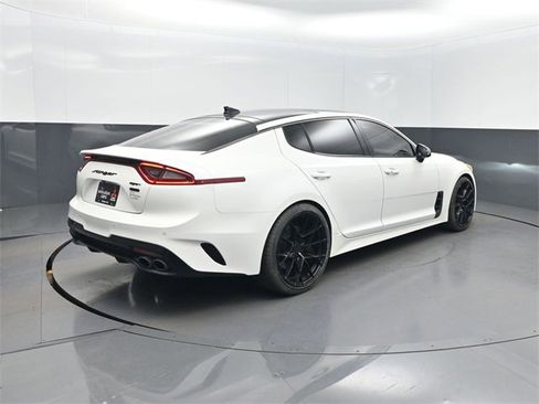Used 2020 Kia Stinger GT2 image 38