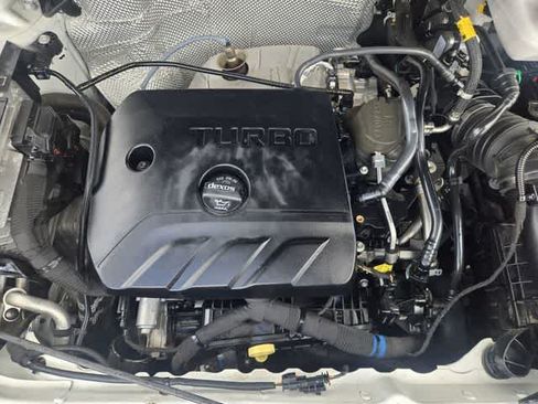 Used 2022 Chevrolet TrailBlazer LT w/ Confidence II Package FWD image 8