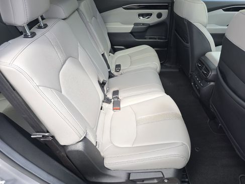 Used 2025 Honda Pilot Touring image 26