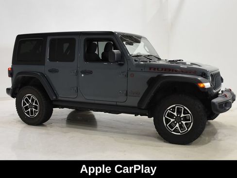 Used 2024 Jeep Wrangler Unlimited Rubicon AWD/4WD image 3