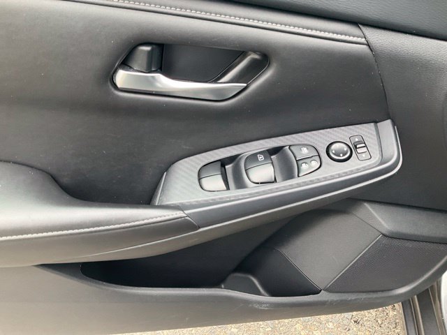 Used 2024 Nissan Sentra SV FWD image 23