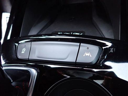 New 2026 Chevrolet Trax RS w/ Sunroof Package image 19