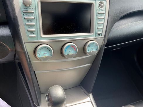 Used 2009 Toyota Camry SE FWD image 15