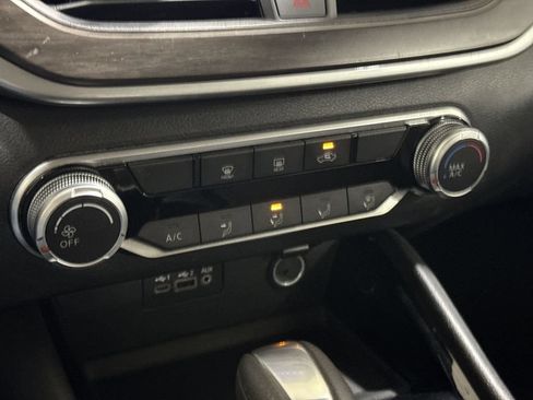 Used 2024 Nissan Altima 2.5 SV FWD image 16