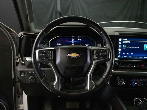 Used 2022 Chevrolet Silverado 1500 LT w/ Z71 Off-Road Package image 22