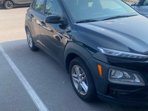Used 2021 Hyundai Kona SE FWD image 2