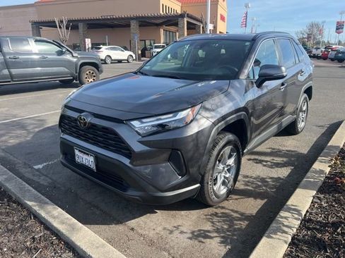 Used 2025 Toyota RAV4 XLE w/ Convenience Package image 8