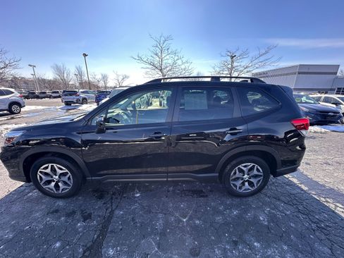 Used 2020 Subaru Forester Premium image 6
