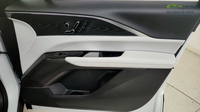 Used 2025 Cadillac Lyriq Luxury w/ LPO, Floor Liner Package RWD image 39