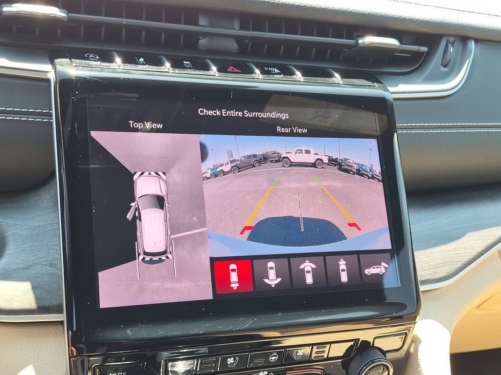 Certified 2025 Jeep Grand Cherokee L Limited w/ Luxury Tech Group II AWD/4WD image 21
