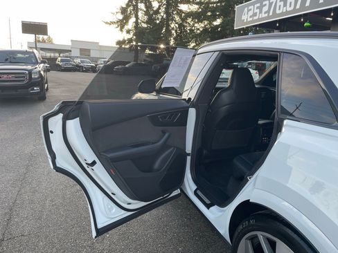 Used 2022 Audi RS Q8 4.0T image 35