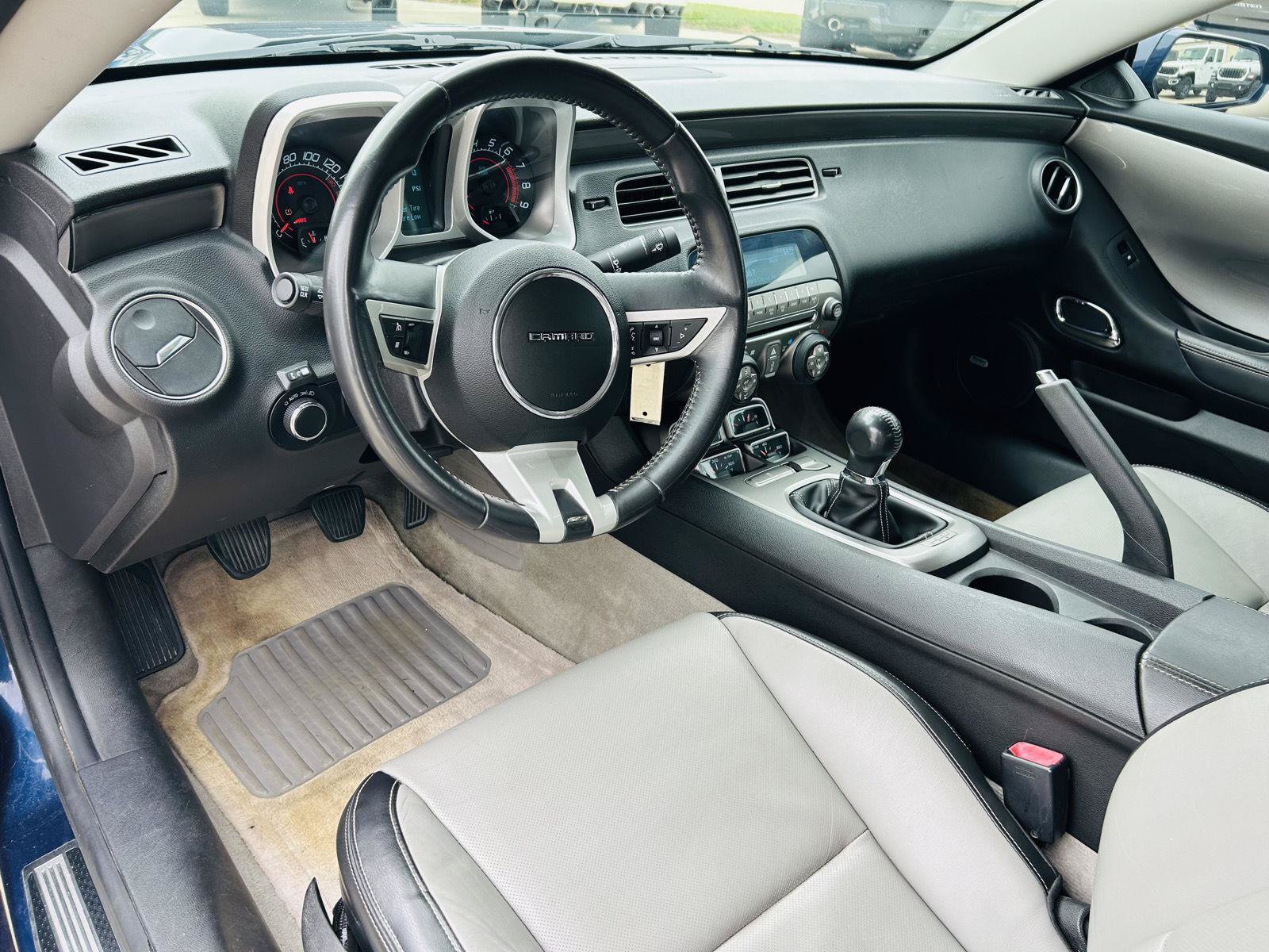 Used 2010 Chevrolet Camaro SS w/ RS Package RWD image 8