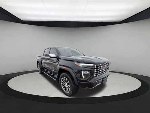Used 2023 GMC Canyon Denali image 7