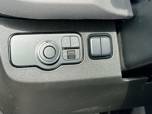 Used 2025 Mercedes-Benz Sprinter 2500 image 9