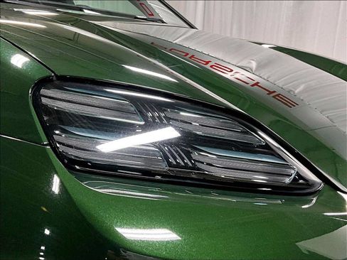 Used 2025 Porsche Macan 4 Electric AWD/4WD image 14