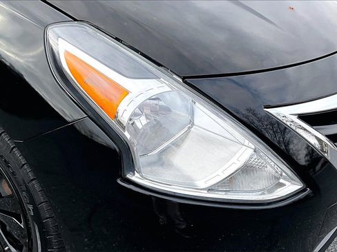 Used 2017 Nissan Versa S Plus image 29