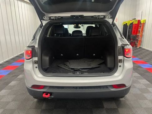 Used 2025 Jeep Compass Trailhawk AWD/4WD image 5