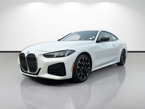 Used 2025 BMW 430i Coupe w/ M Sport Package image 7