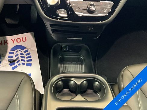 New 2026 Chrysler Pacifica Select image 10