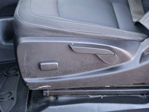 Used 2021 Chevrolet Colorado LT w/ Fleet Safety Package image 11