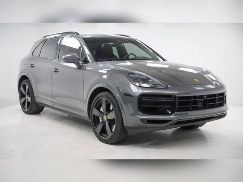 Used 2020 Porsche Cayenne Turbo w/ Assistance Package image 8
