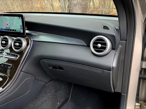 Used 2020 Mercedes-Benz GLC 300 4MATIC image 19