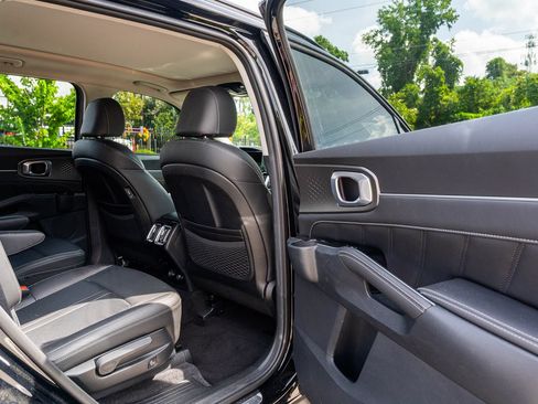 Used 2023 Kia Sorento SX FWD image 13
