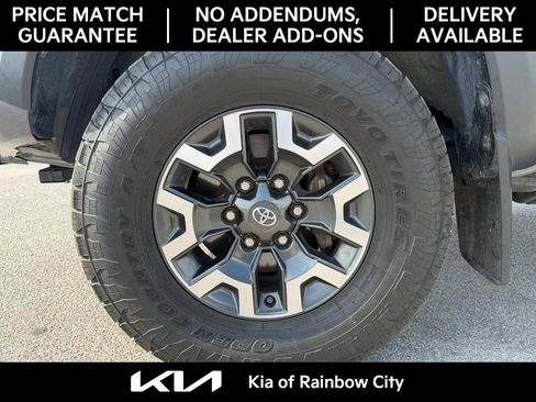 Used 2020 Toyota Tacoma TRD Off-Road w/ Blackout Package image 11