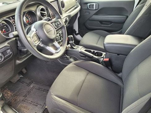 Used 2023 Jeep Gladiator Overland image 15